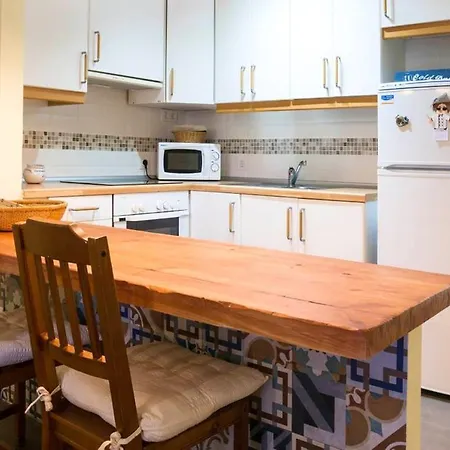With One Bedroom In Puerto De La Cruz With Wonderful City View Balcony And Wifi 500 M From Apartament Teneryfa